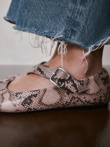 Next Ballet Flats in Beige