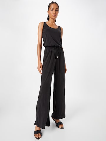 Urban Classics Jumpsuit in Zwart: voorkant