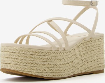 Bershka Sandaler i hvid: forside