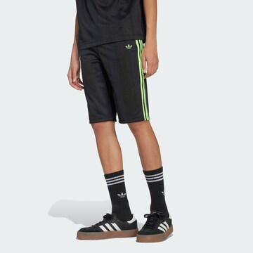 ADIDAS ORIGINALS Loosefit Broek in Zwart: voorkant