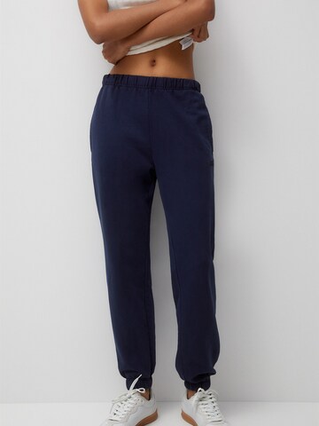 Pull&Bear Tapered Trousers in Blue: front