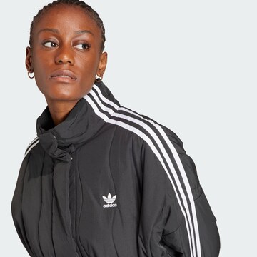 ADIDAS ORIGINALS Átmeneti dzseki 'Adilenium' - fekete