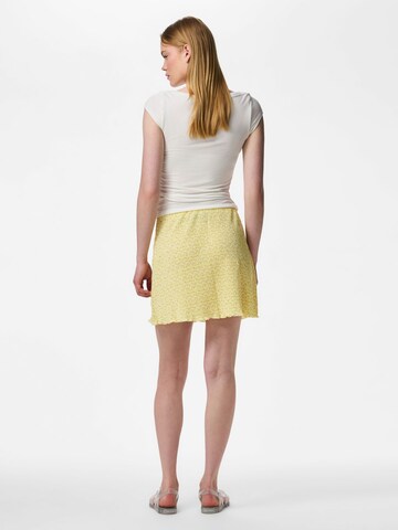 PIECES - Falda 'FLORA' en amarillo