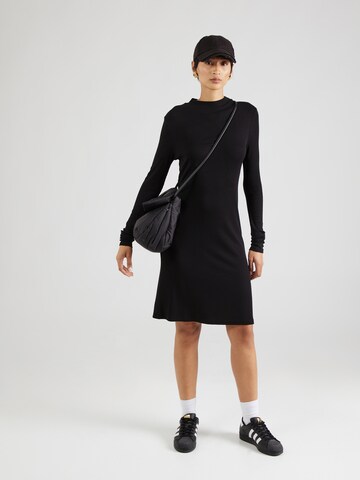 Robe Karo Kauer en noir
