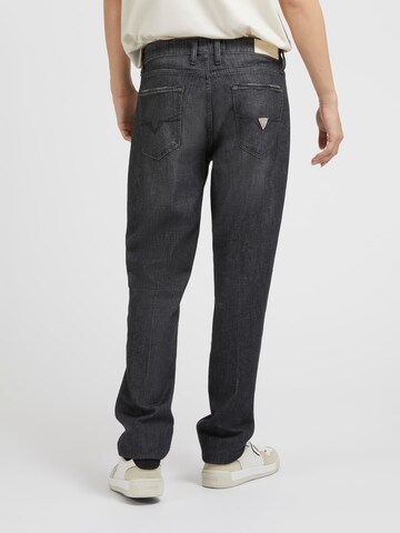 GUESS Tapered Jeans in Grau
