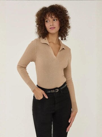 Hiccup - Pullover em castanho