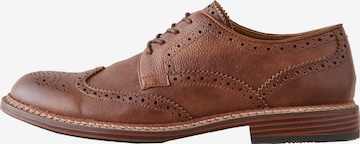 Chaussure à lacets Next en marron : devant