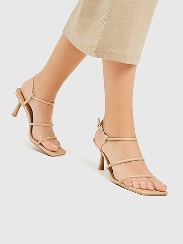 Sandales à lanières Pull&Bear en beige