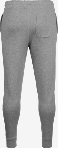 Effilé Pantalon Lyle & Scott en gris