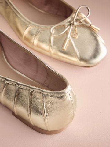 B by Ted Baker Ballerina in Goud