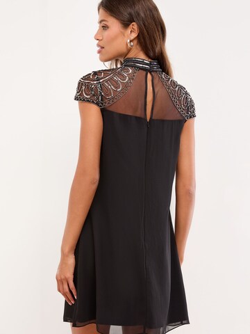 Lipsy Šaty – černá