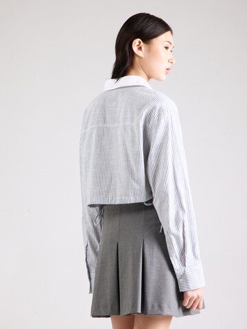 Monki - Blusa en blanco
