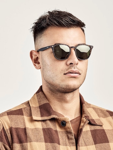 SINNER Sunglasses in Brown: front