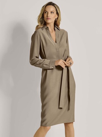 MADELEINE Jurk in Beige: voorkant