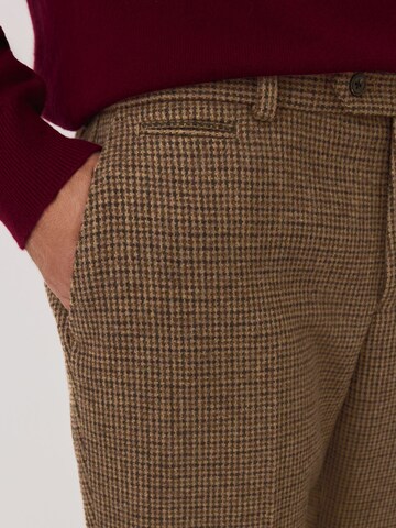 Regular Pantalon à plis Next en marron