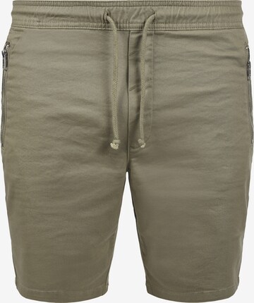 !Solid Regular Shorts in Grün: predná strana