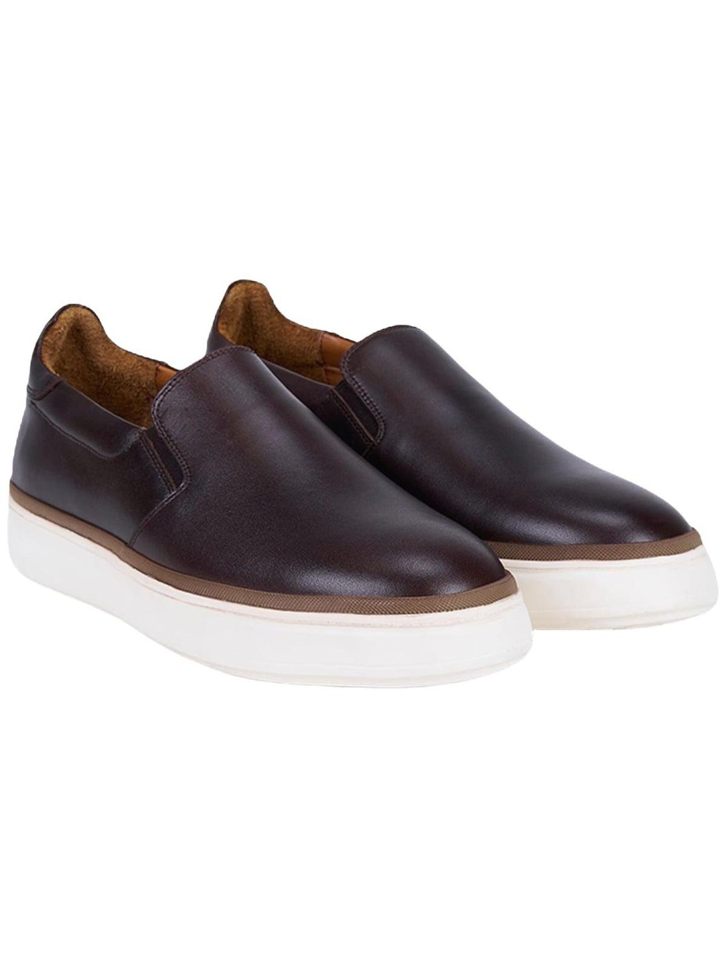 Chaussure basse 'Beleg' Desa en marron : devant