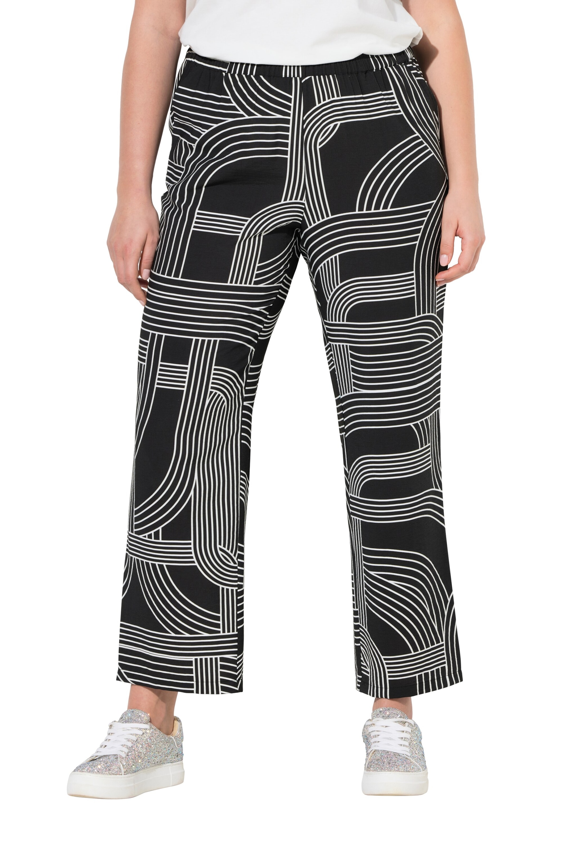 Ulla Popken Regular Hose in Schwarz: Vorderseite