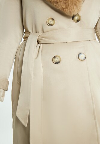 Cappotto invernale di faina in beige