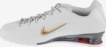 Baskets basses 'Nike Shox Z' NIKE en blanc : devant
