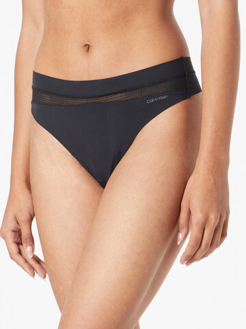 Regular String Calvin Klein Underwear en noir : devant