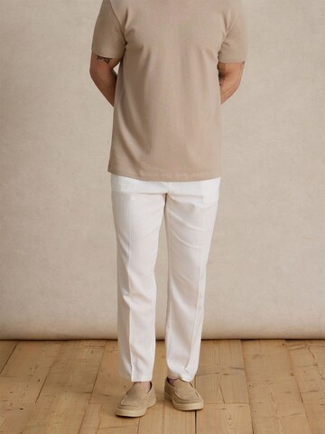regular Pantaloni con piega frontale 'Kadir' di DAN FOX APPAREL in bianco: frontale