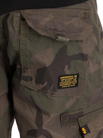 ALPHA INDUSTRIES - regular Pantalón cargo 'Jet' en verde