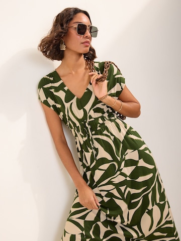 Robe Friends Like These en vert