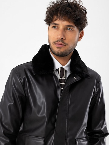 Antioch Between-season jacket in Black