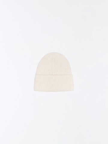 Bershka Beanie in White