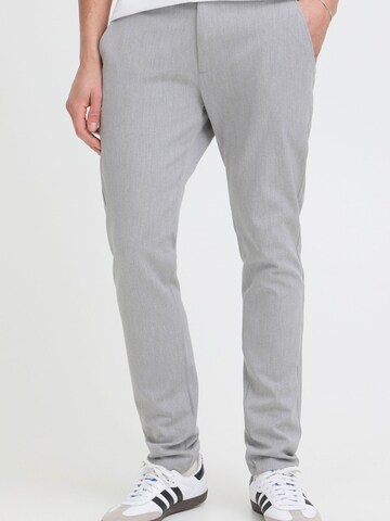 Coupe slim Pantalon chino 'Frederic' !Solid en gris