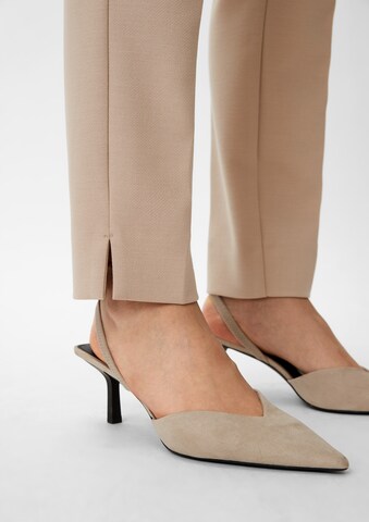 COMMA Regular Pleat-Front Pants in Beige