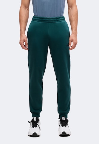 PUMA Tapered Sportbyxa 'ESS No. 1' i grön: framsida