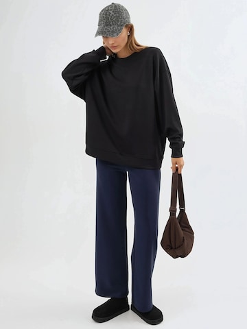 Busem Sweatshirt in Zwart