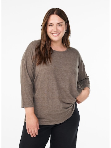 Zizzi - Camiseta 'Flrosey' en marrón: frente