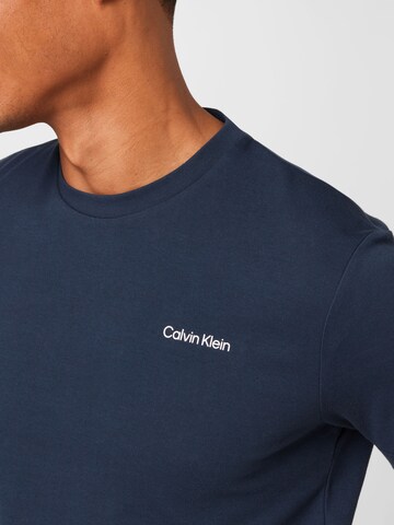 Tricou de la Calvin Klein pe albastru