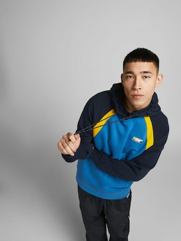 JACK & JONES Sweatshirt i blå