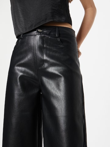 Wide leg Pantaloni de la Misspap pe negru