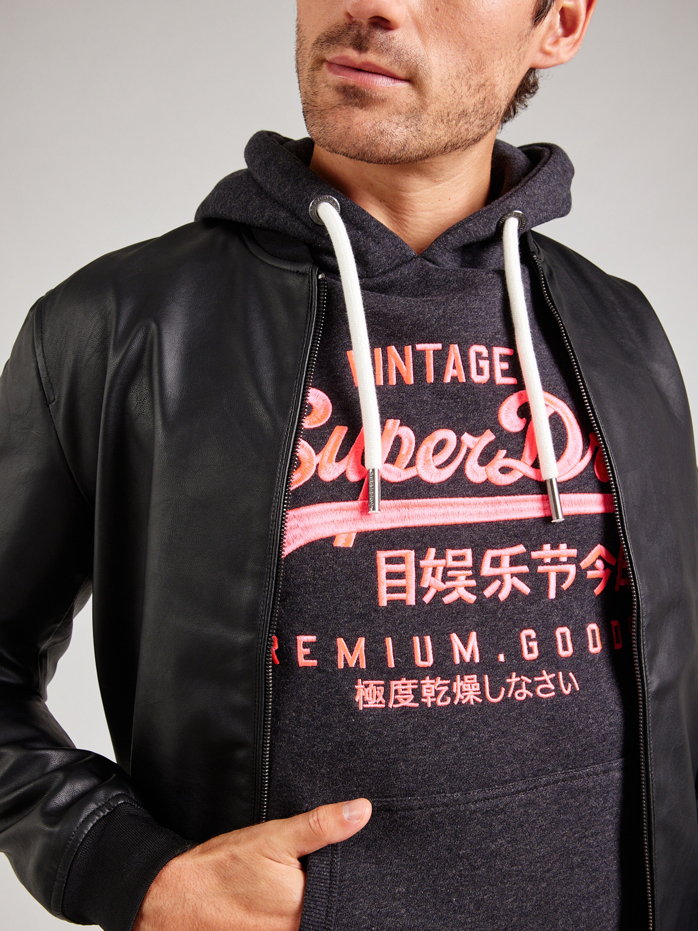 Superdry Sweatshirt in Black ABOUT YOU