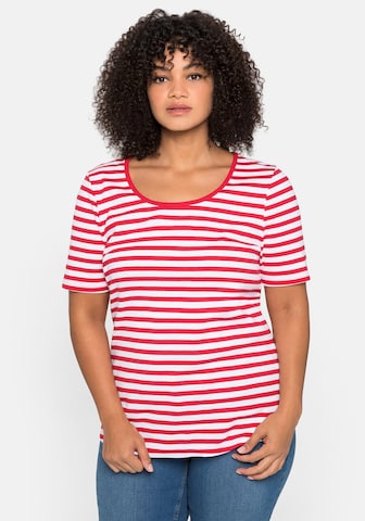 Tricou de la SHEEGO pe roșu: față