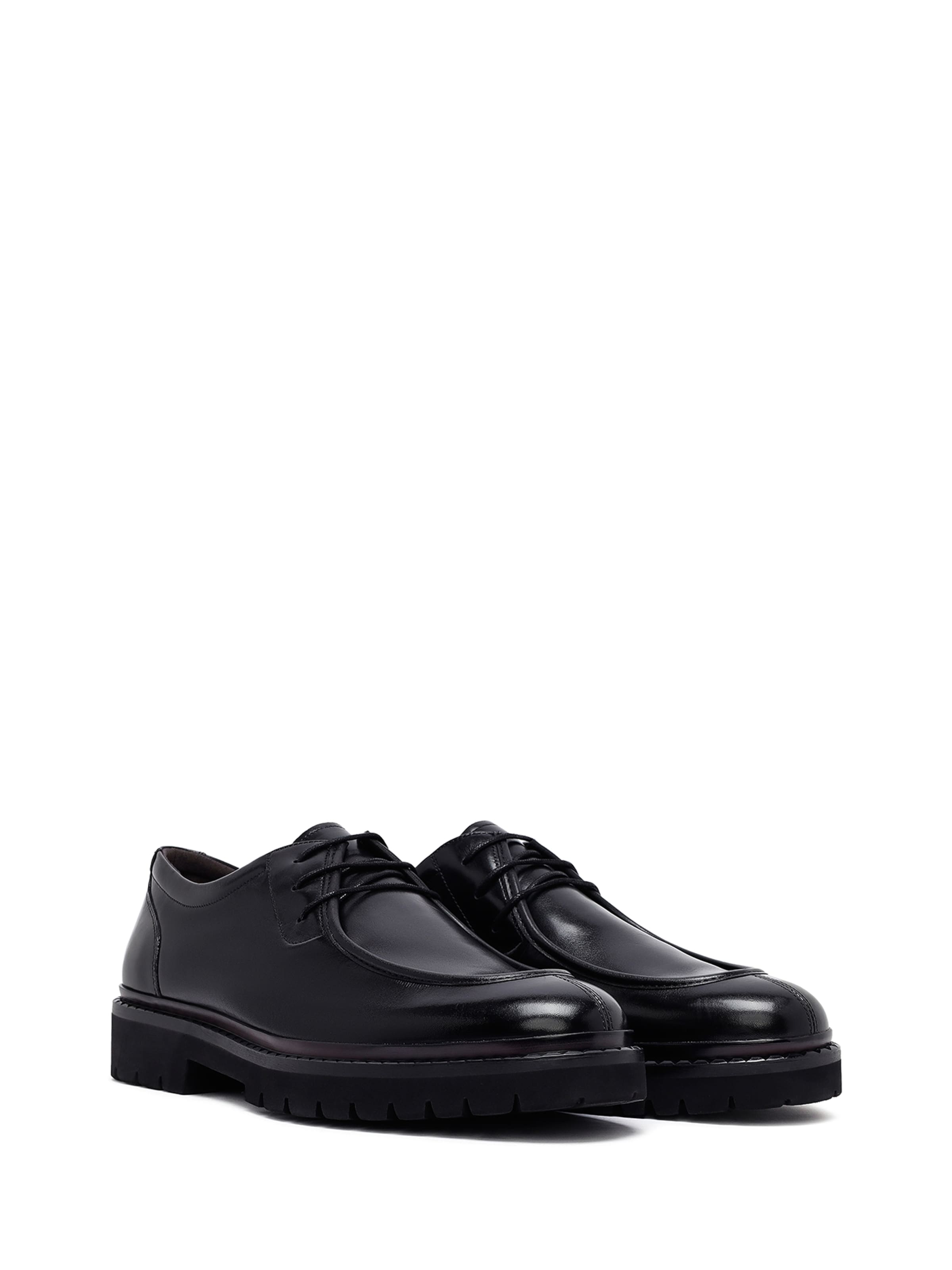 Derimod - Sapato com atacadores em preto