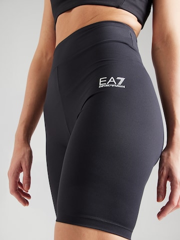Skinny Pantaloni sportivi di EA7 Emporio Armani in nero