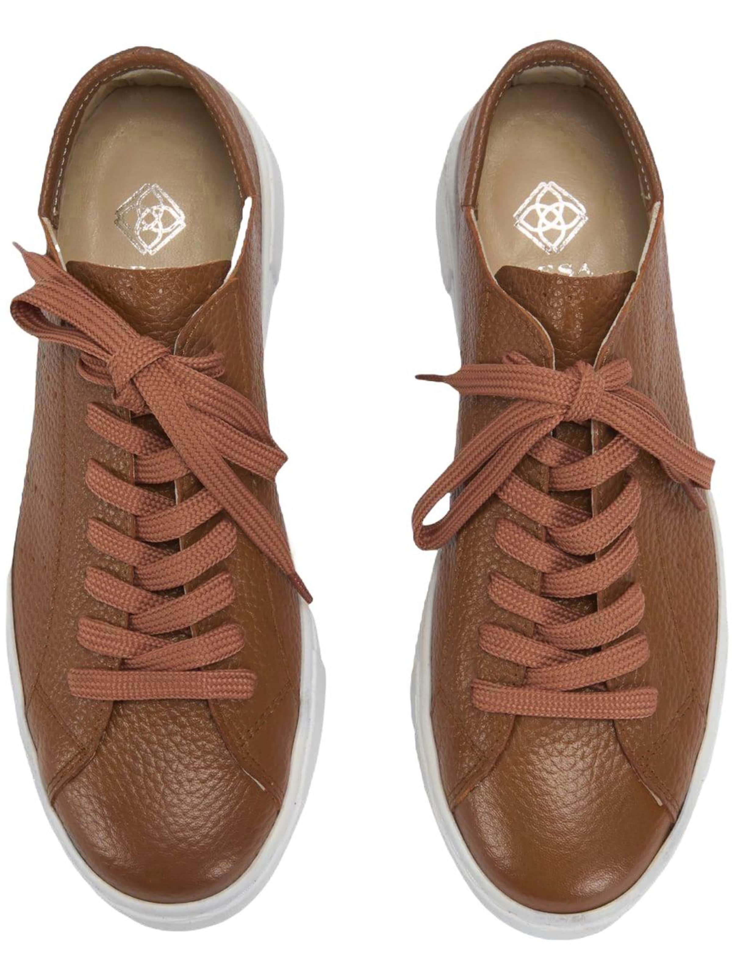 Desa Classic Flats 'Trainer' in Brown