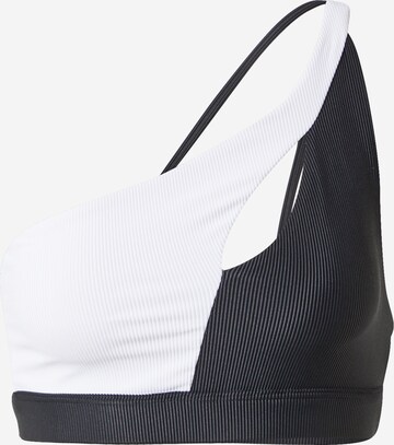 Onzie Sports Bra 'Sutra' in Black: front