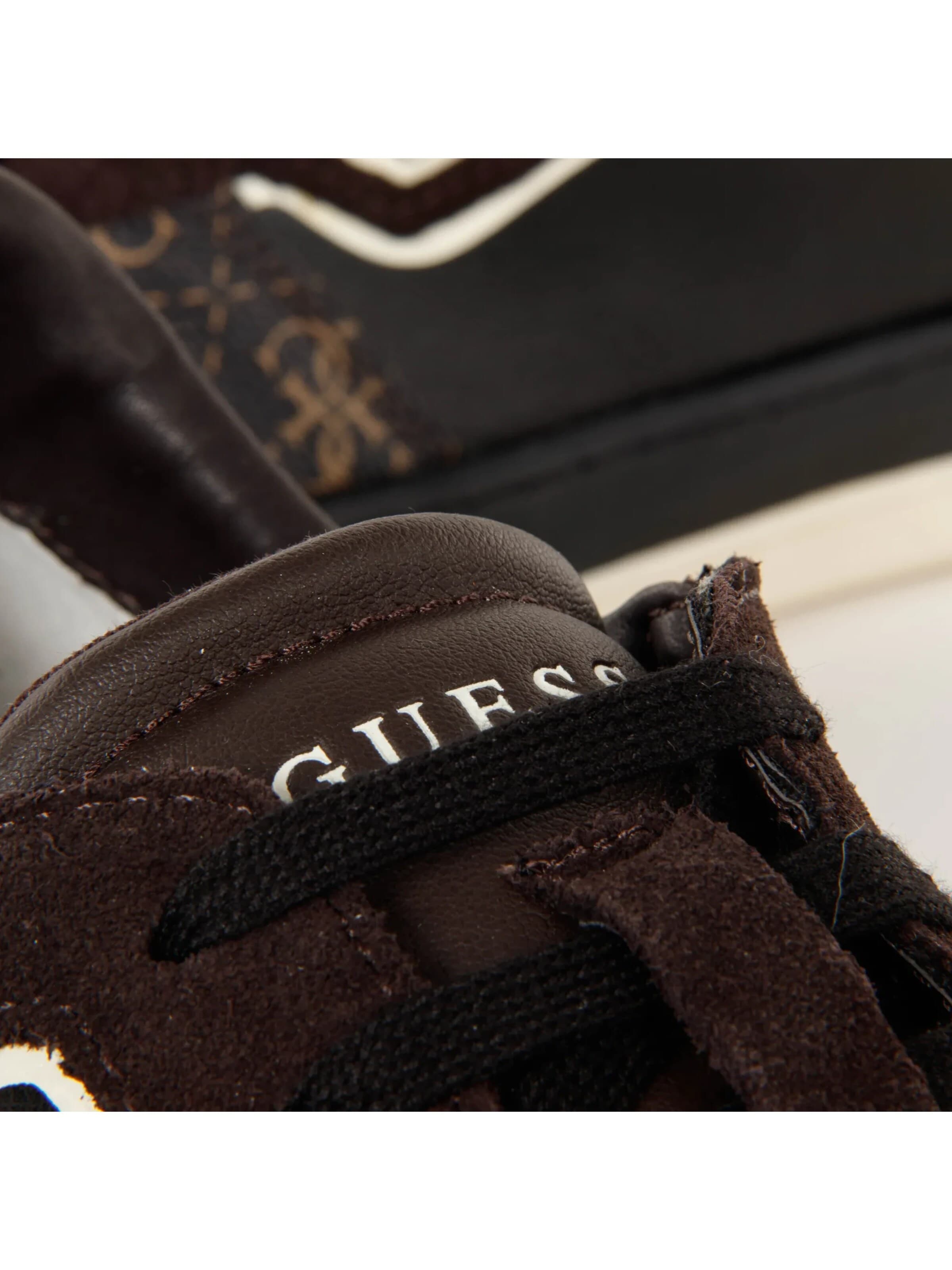 GUESS - Zapatos con cordón 'Essentials' en negro