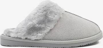 Minnetonka Slipper 'Chesney' in Grey