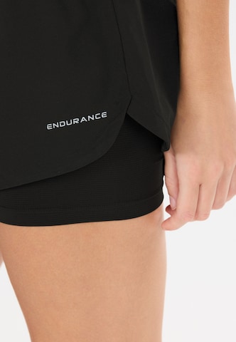 ENDURANCE Regular Shorts 'Less' in Schwarz