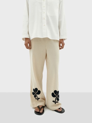 Loosefit Pantalon ' BRIGITTE ' Thinking MU en beige : devant