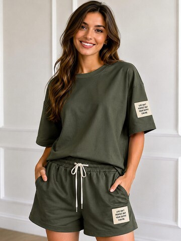 Worldclassca Sportanzug 'Worldclassca Damen Oversize 2tlg Set Jogginganzug' in Grün: Vorderseite
