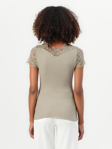 T-shirt 'Beatha' rosemunde en marron : derrière